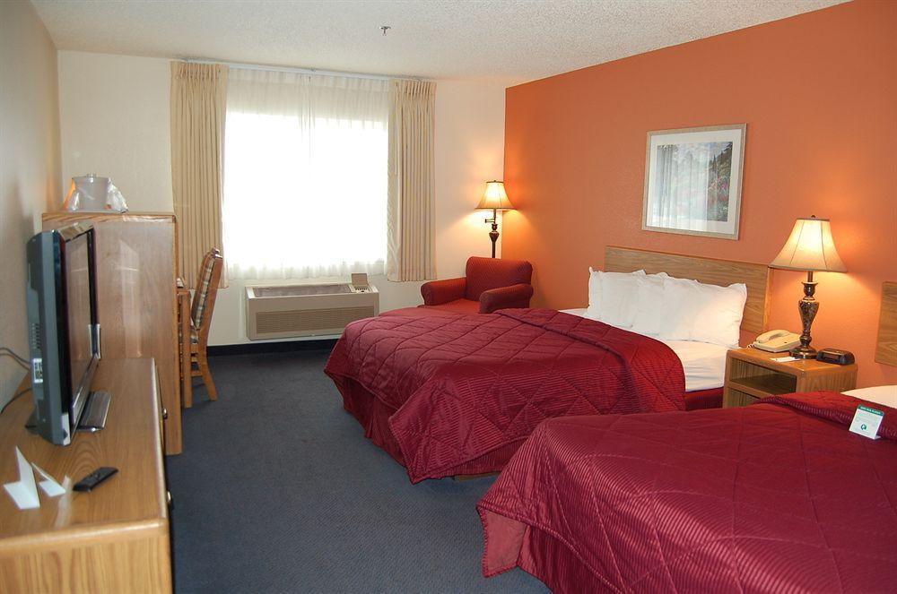 מלון Ramada By Wyndham קור ד'אלן מראה חיצוני תמונה