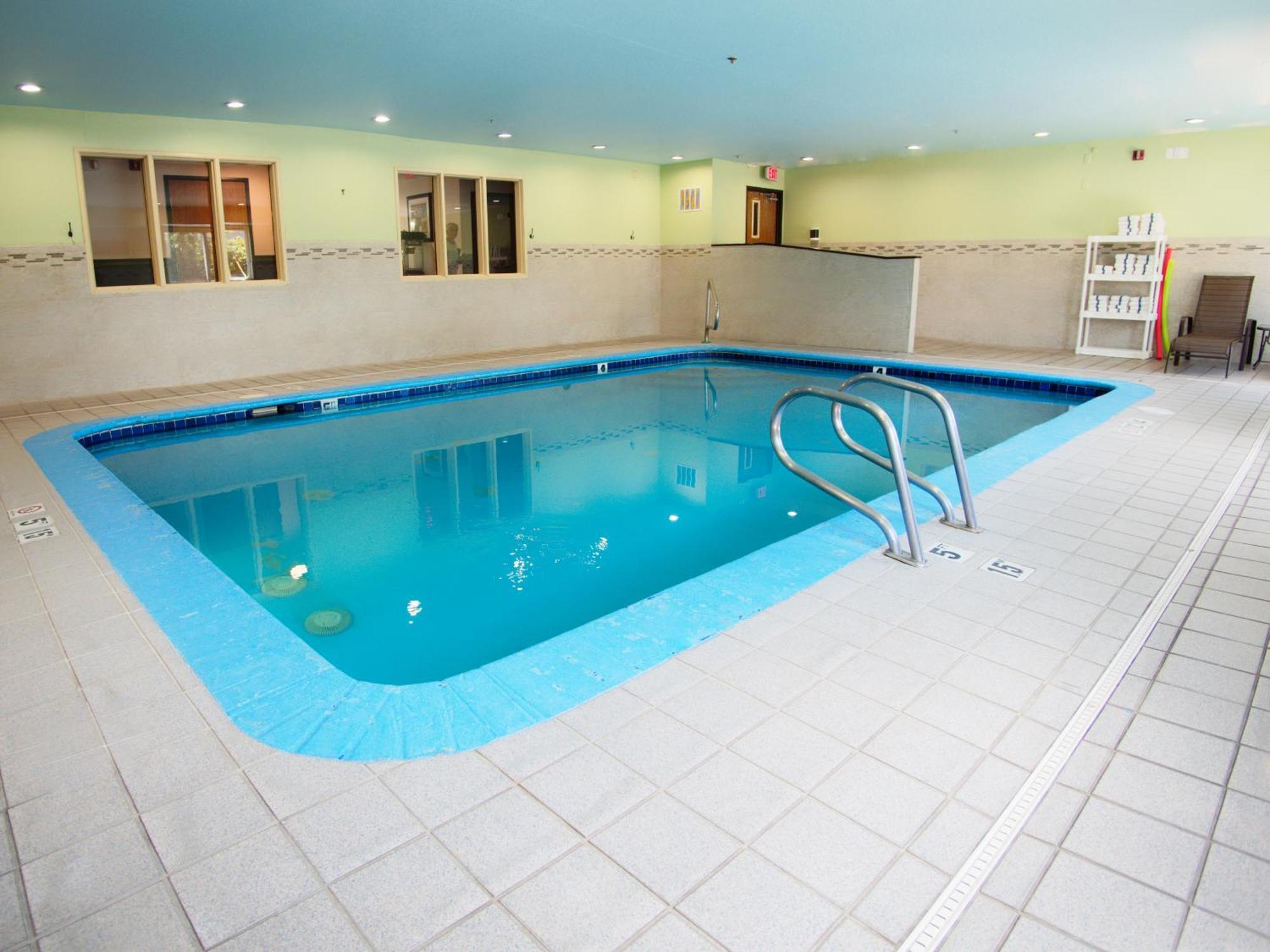 מלון Ramada By Wyndham קור ד'אלן מראה חיצוני תמונה