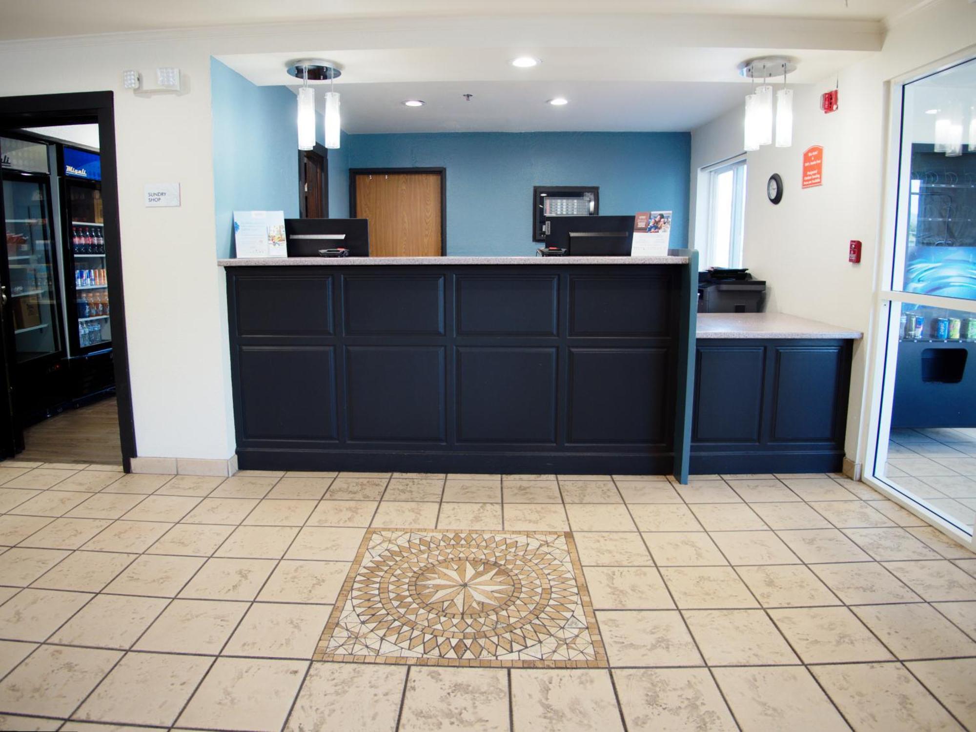 מלון Ramada By Wyndham קור ד'אלן מראה חיצוני תמונה
