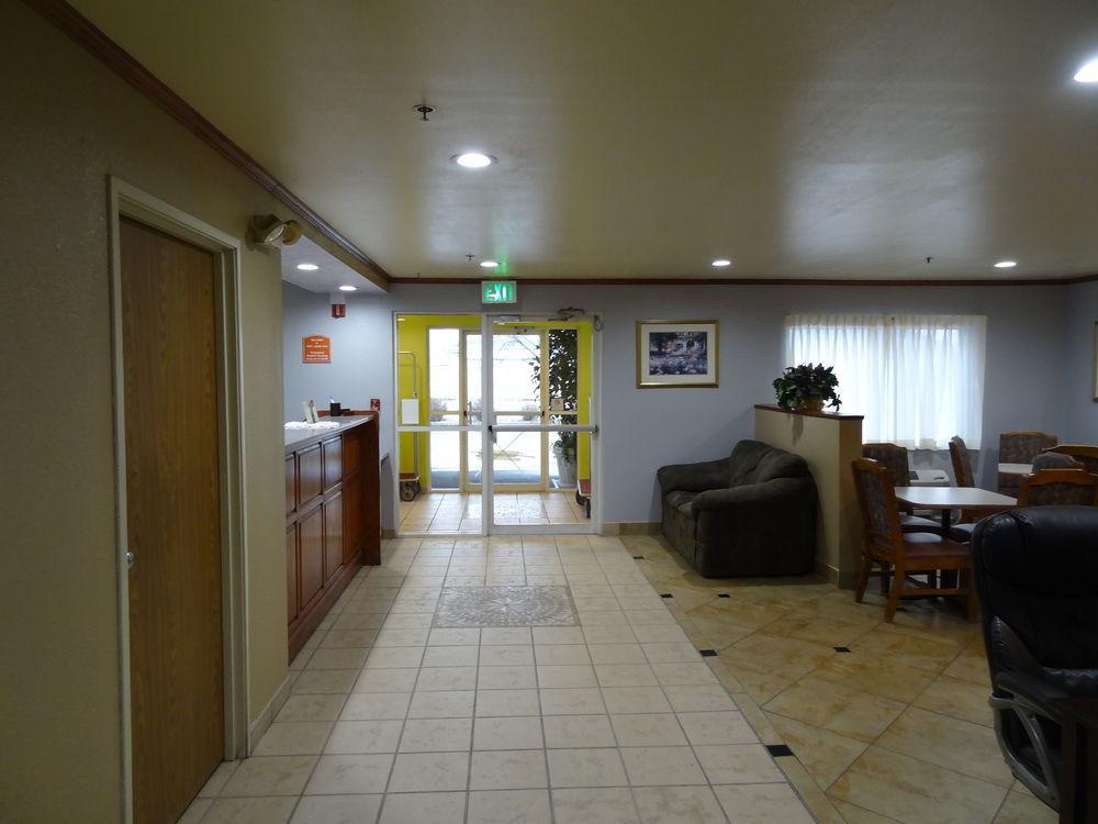 מלון Ramada By Wyndham קור ד'אלן מראה חיצוני תמונה