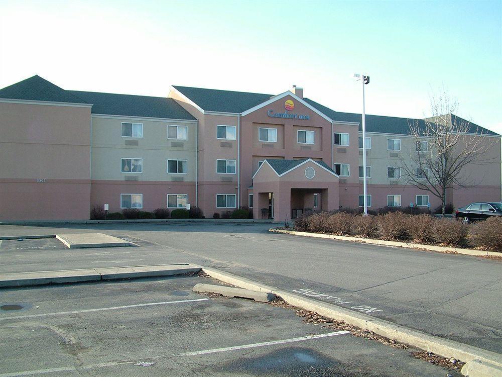 מלון Ramada By Wyndham קור ד'אלן מראה חיצוני תמונה