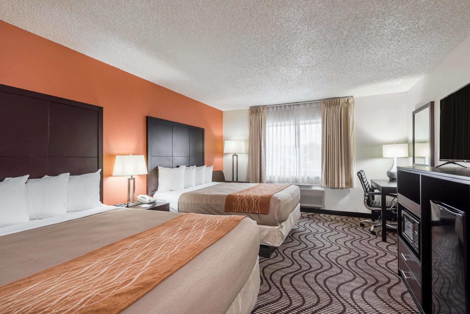 מלון Ramada By Wyndham קור ד'אלן מראה חיצוני תמונה