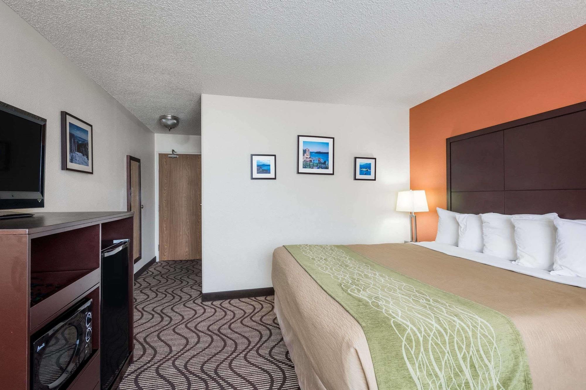 מלון Ramada By Wyndham קור ד'אלן מראה חיצוני תמונה