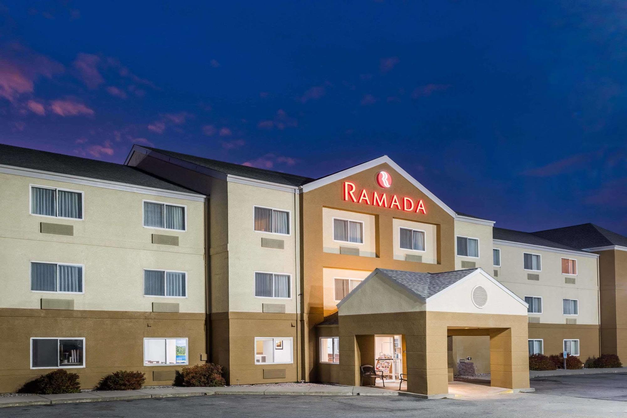 מלון Ramada By Wyndham קור ד'אלן מראה חיצוני תמונה