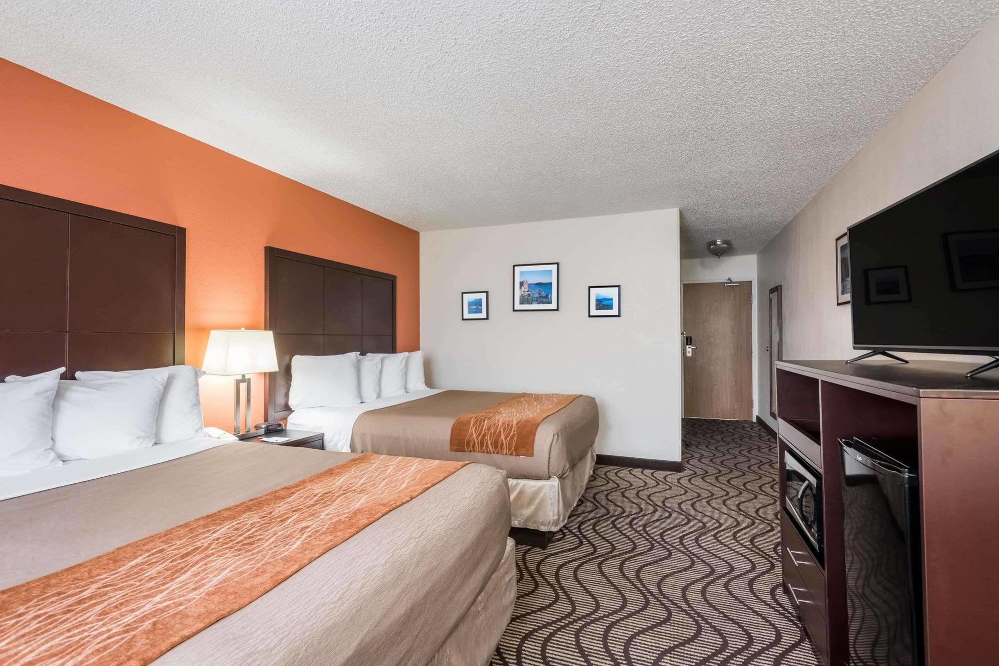 מלון Ramada By Wyndham קור ד'אלן מראה חיצוני תמונה